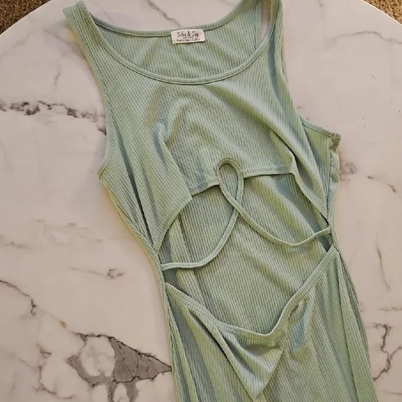 Sage Green Sleeveless Maxi Dress - Picture 2 of 3